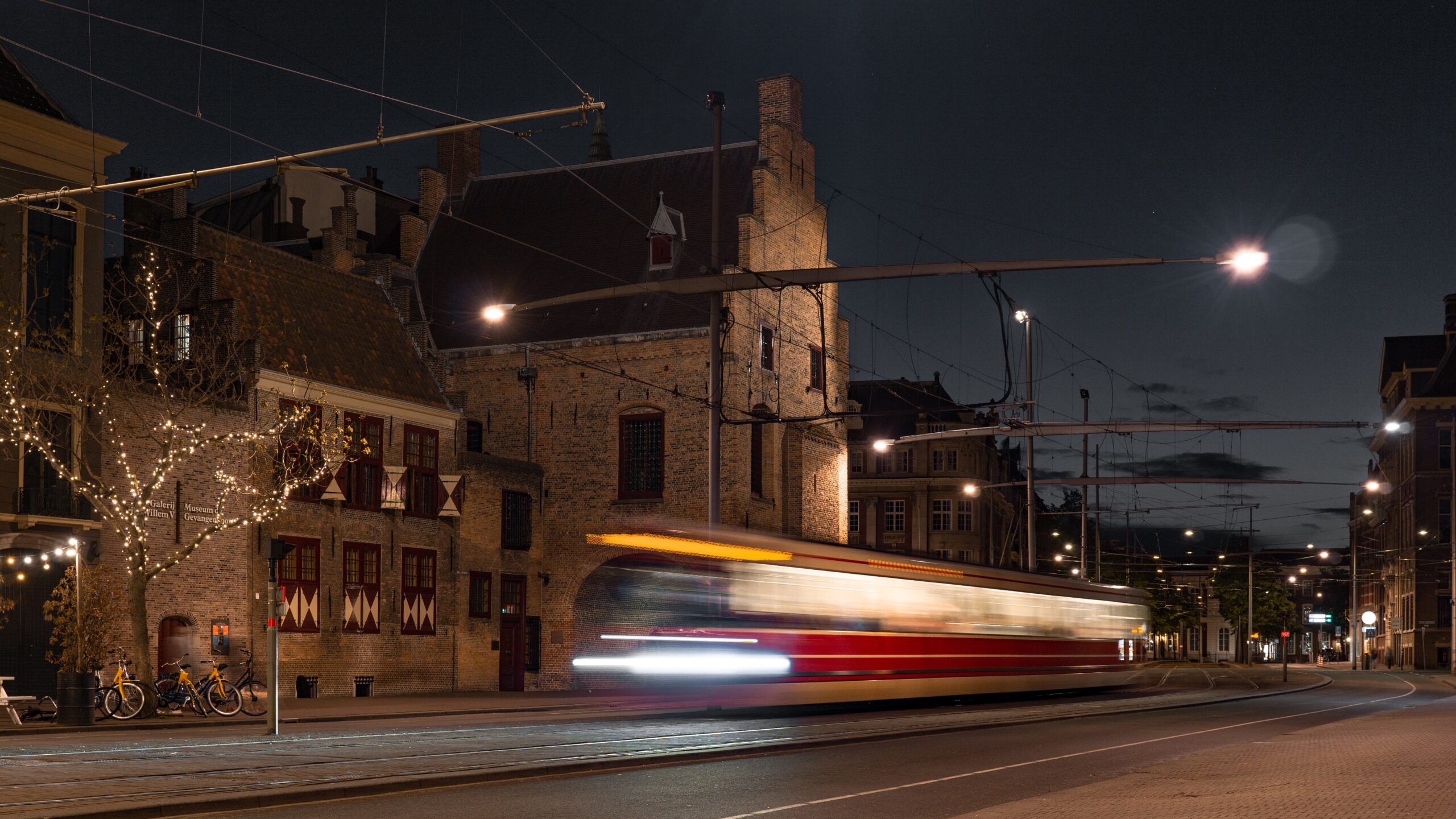 michael-fousert-0nyv_mzhUt4-unsplash